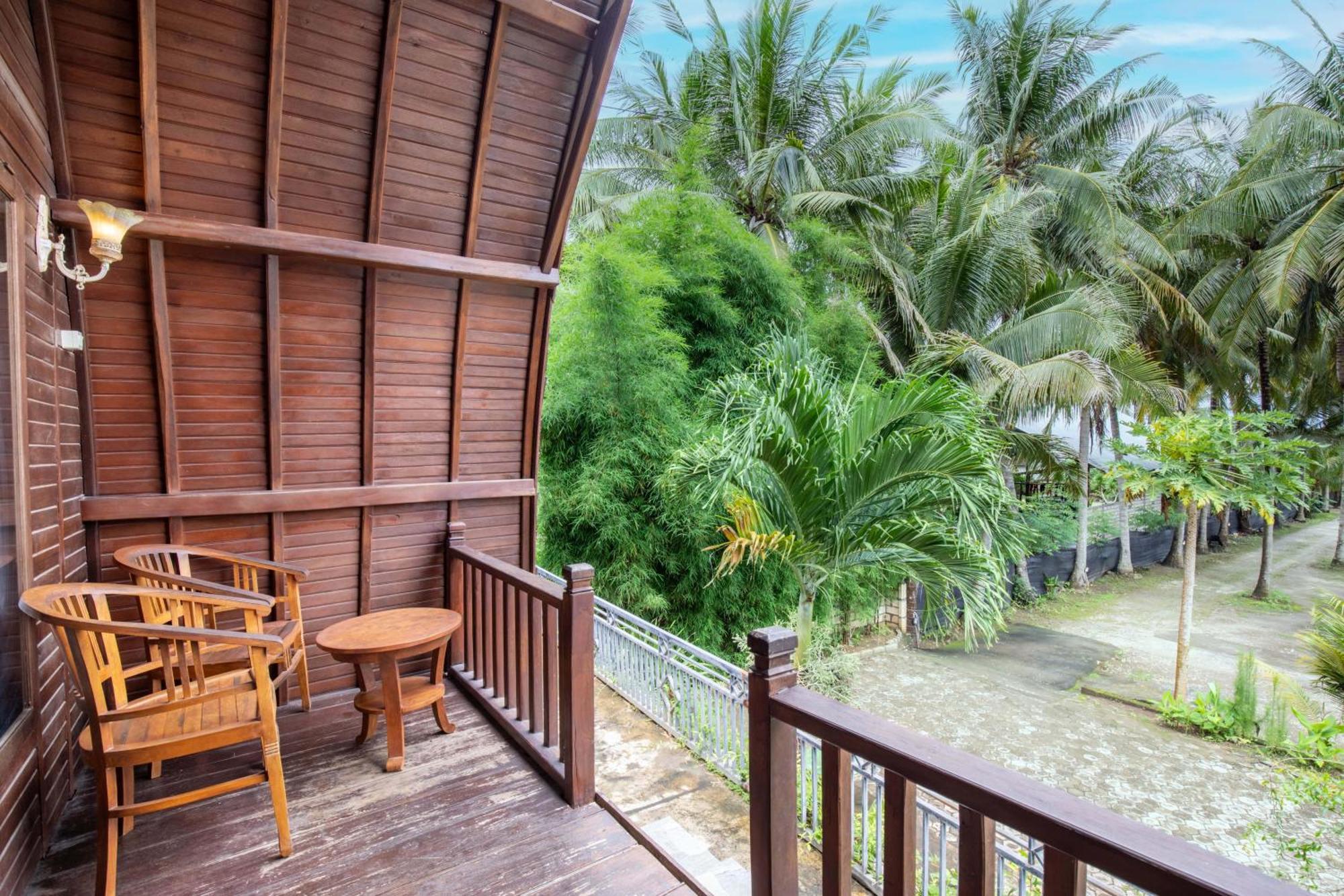 Batununggul Coconut Hill Cottage מראה חיצוני תמונה