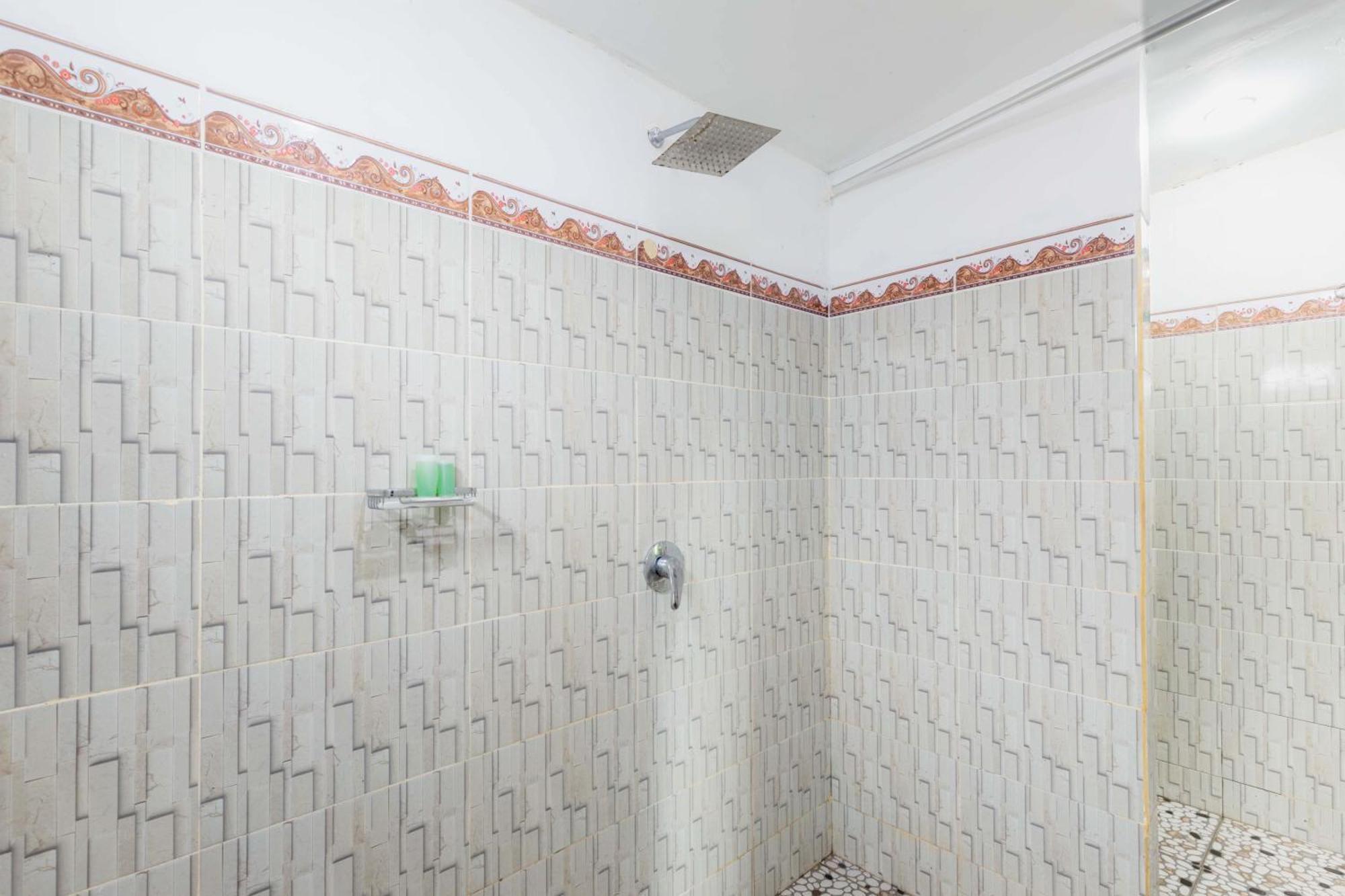 Batununggul Coconut Hill Cottage מראה חיצוני תמונה