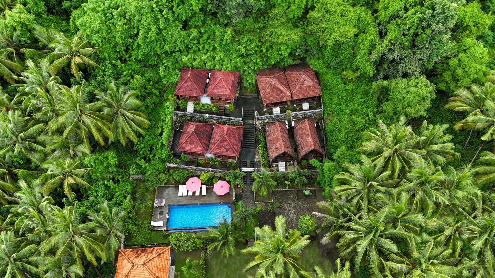 Batununggul Coconut Hill Cottage מראה חיצוני תמונה