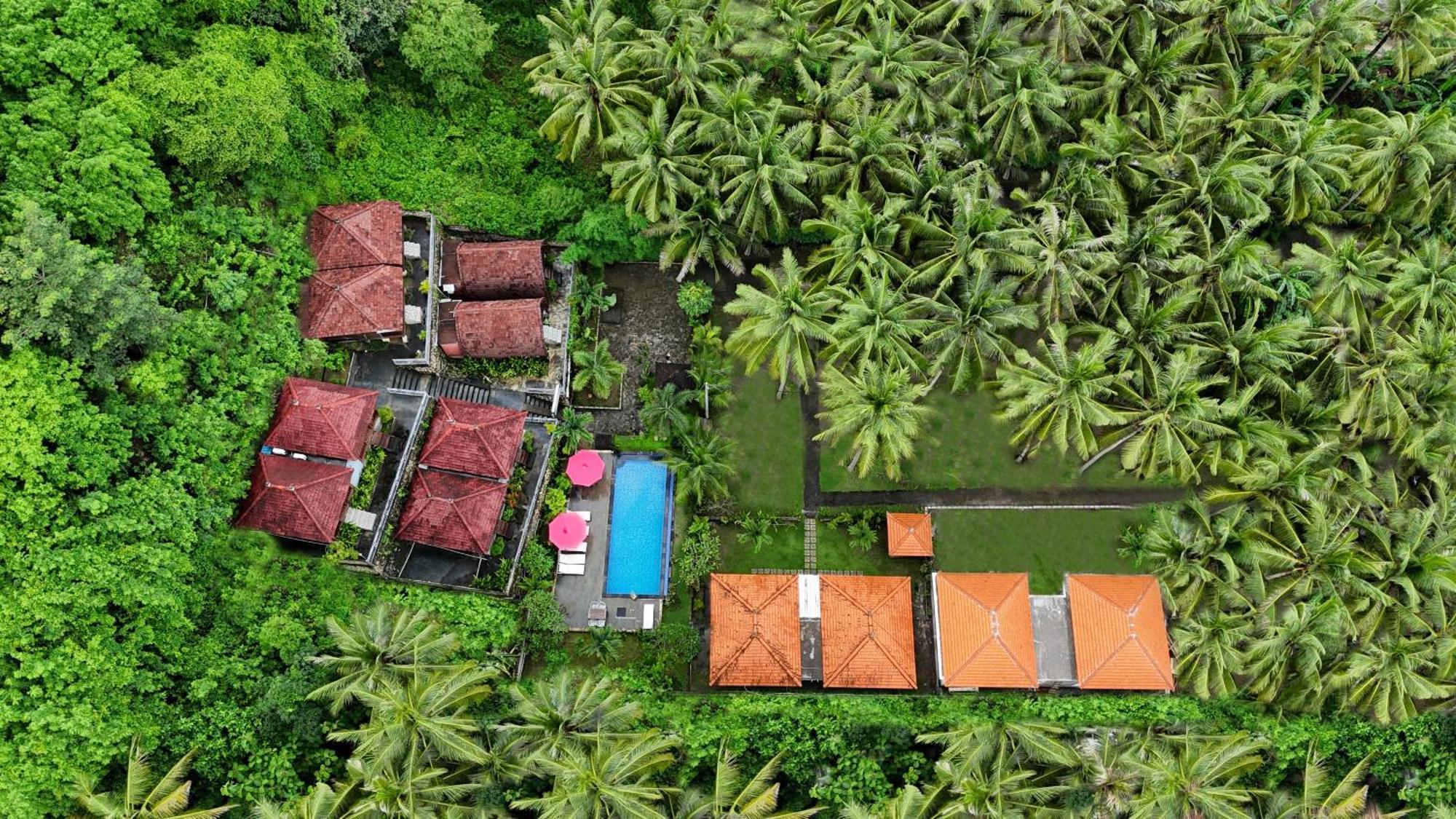 Batununggul Coconut Hill Cottage מראה חיצוני תמונה