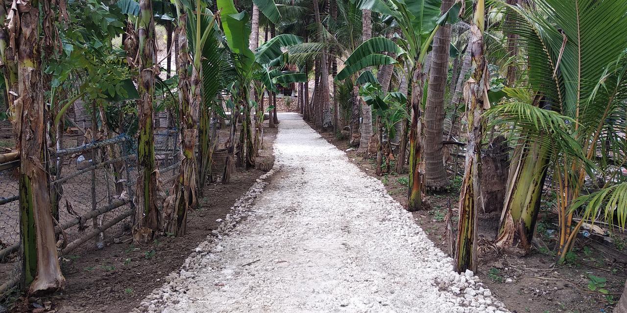 Batununggul Coconut Hill Cottage מראה חיצוני תמונה