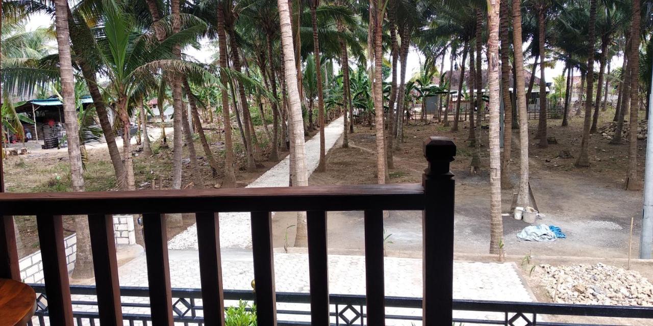 Batununggul Coconut Hill Cottage מראה חיצוני תמונה